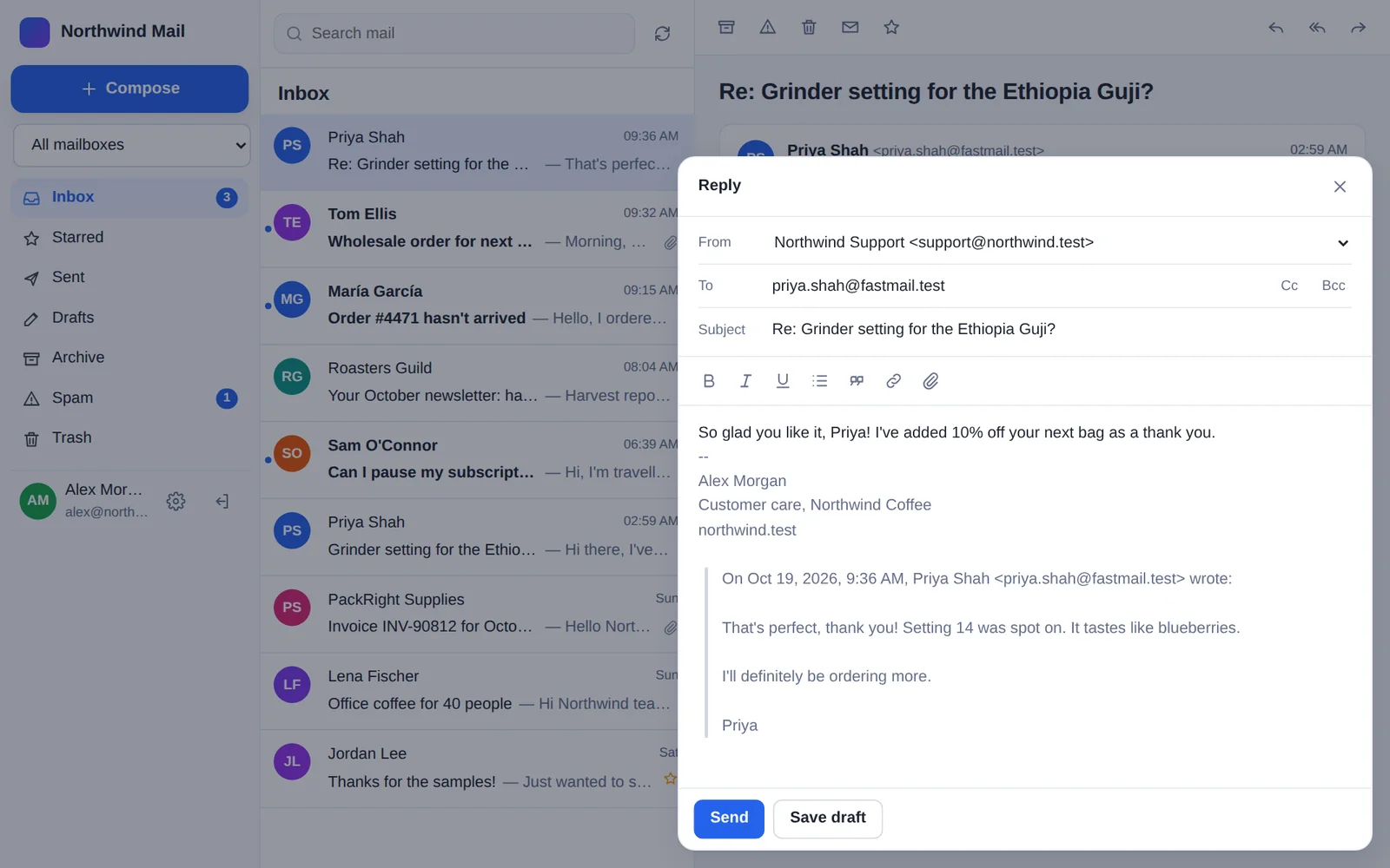 Replying to a customer: the reply window with formatting tools, the mailbox signature and the quoted message.